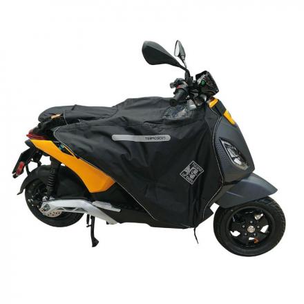201886 TABLIER COUVRE JAMBE TUCANO POUR PIAGGIO 50 ONE 2022+ (R231-X) (TERMOSCUD) (SYSTEME ANTI-FLOTTEMENT SGAS) p2r catégorie 